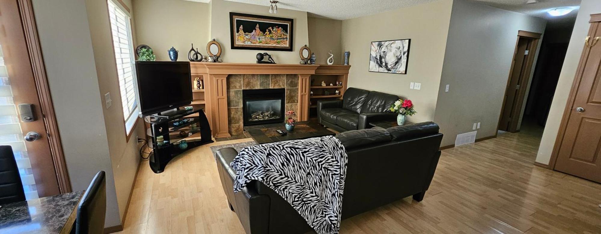 Spacious Comfortable Air-Conditioned. Near Airport! YYC 외부 사진